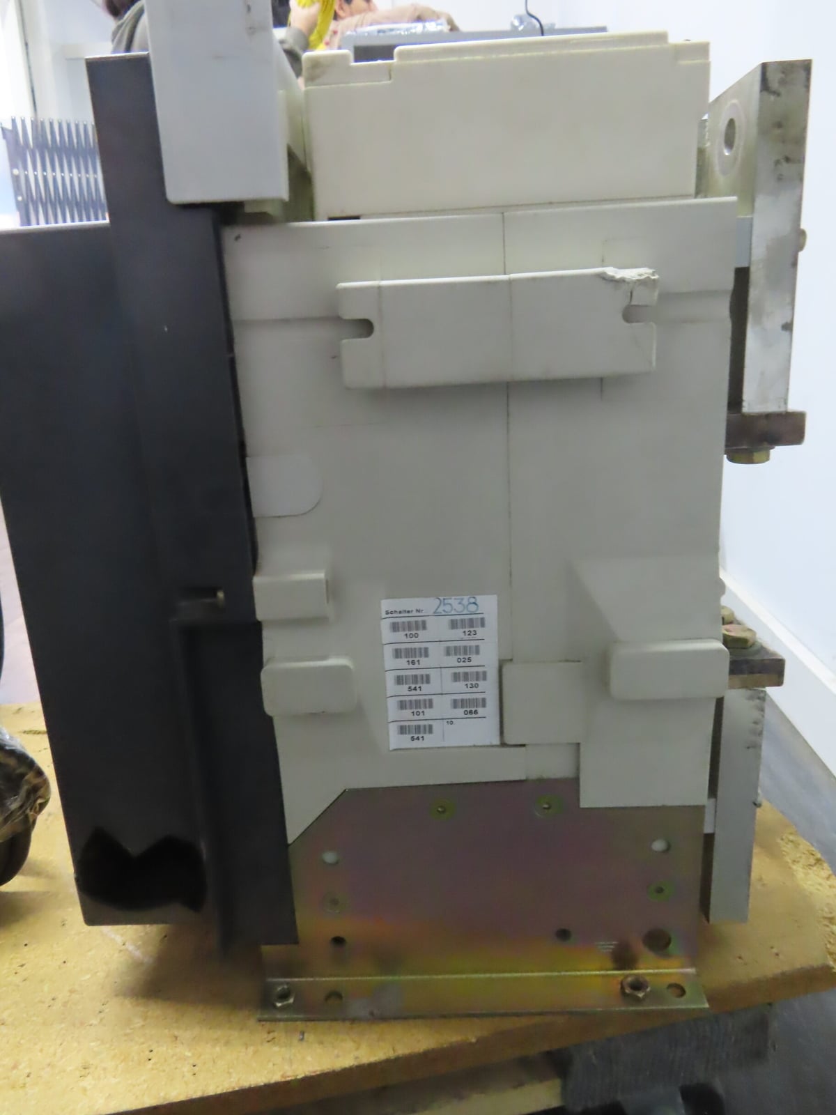 1250 Amps, Siemens #3WN6331-OGB74-3HA1, 3WN6 Air Circuit Breaker, 3-pole, 690 Volts - Image 7