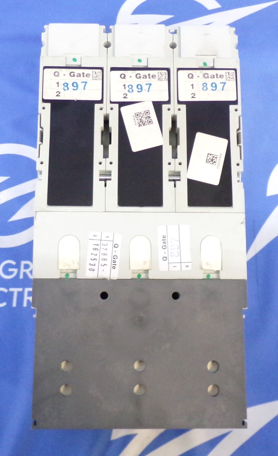 300 Amps, ABB #XT5HU330SBY000XXX, SACE Tmax XT5 Molded Case Circuit Breaker, 3-pole, 480 Volts, Ekip DIP LSI - Image 9