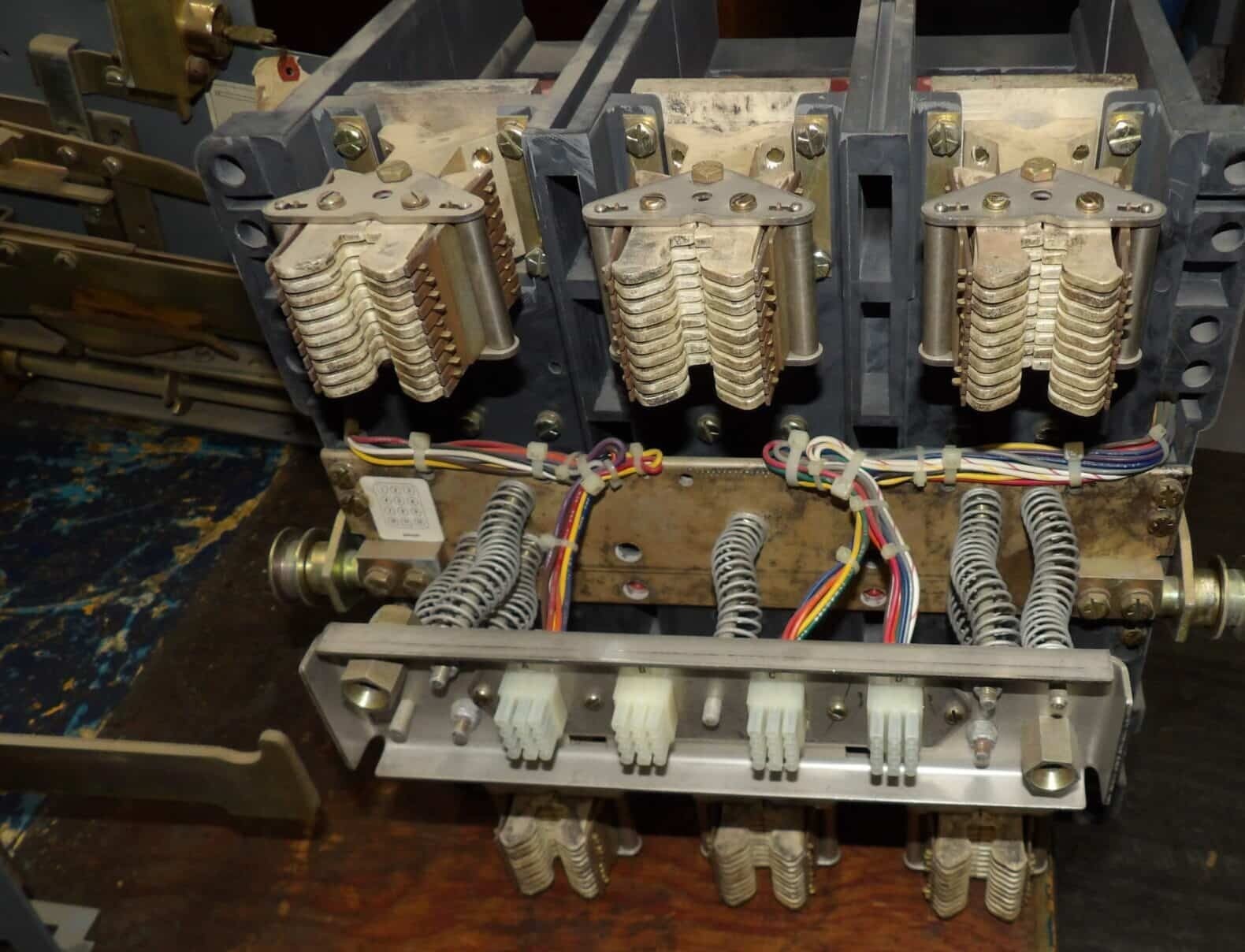 1600 Amps, Westinghouse #SPB65, Circuit Breaker, 3-pole, 600 Volts, w/ 16SPBDOS mounting frame, test panel - Image 6