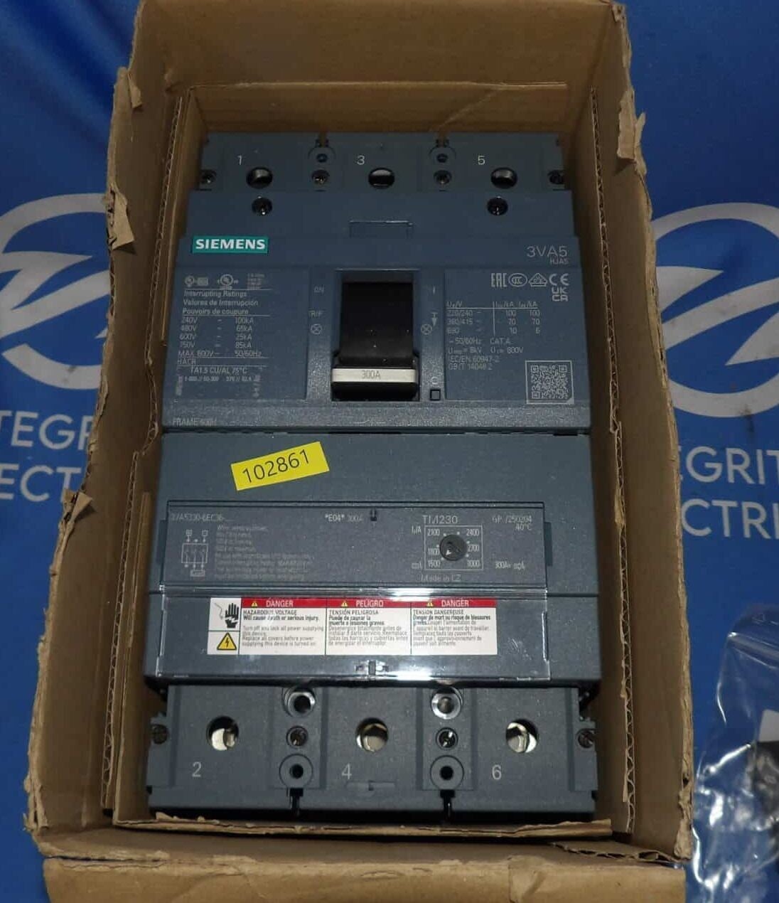 300 Amps, Siemens #3VA5330-6EC36-0AA0, Circuit Breaker, 3-pole, new - Image 4