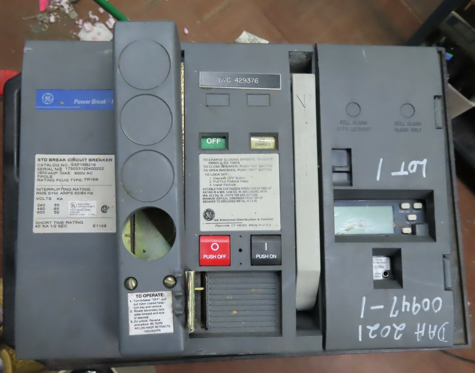 1600 Amps, General Electric #SSF16B216, Circuit Breaker, 3-pole, 600 Volts, Type TR16B trip - Image 3