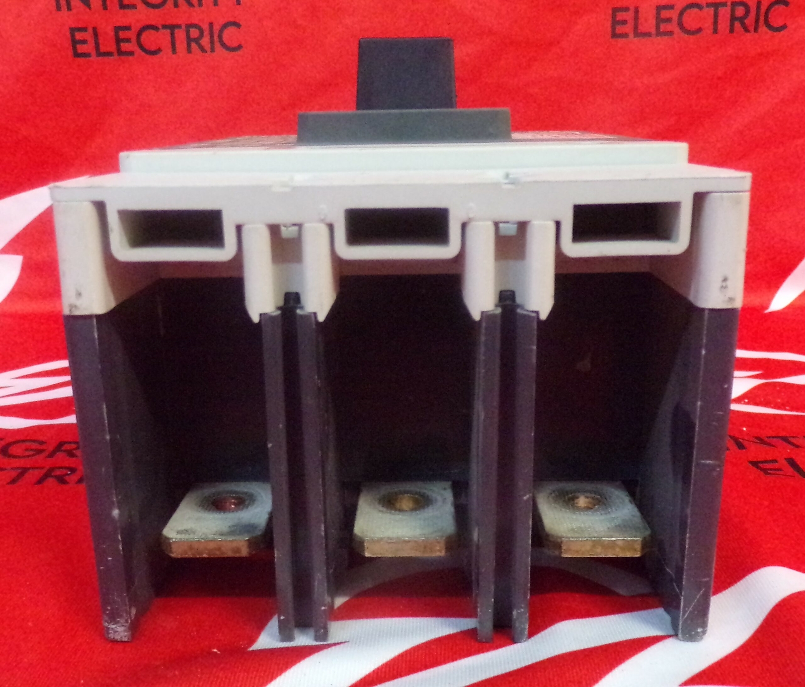 250 Amps, Siemens #NJX3T250, Circuit Breaker, 3-pole, 600 Volts, w/ trip unit, bolt-on - Image 7