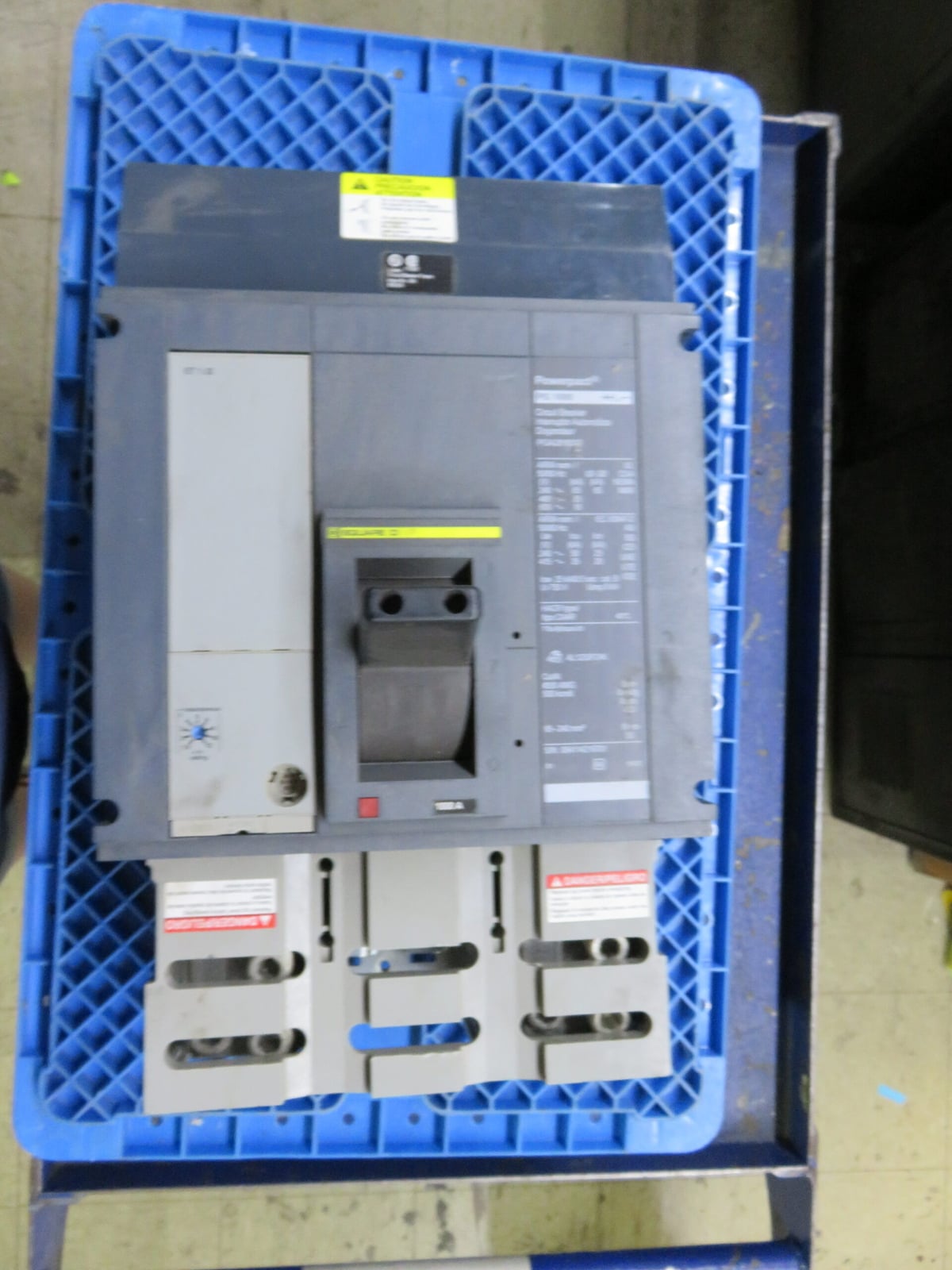 1000 Amps, Square D #PGA261002, I-Line Circuit Breaker, 2-pole, 600 Volts, plug-in - Image 3