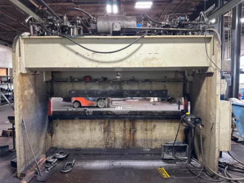 200 Ton, Pacific #200-12, Hydraulic Press Brake, 12' overall, 12" stroke, 125" between housing, 8.25" throat - Image 10