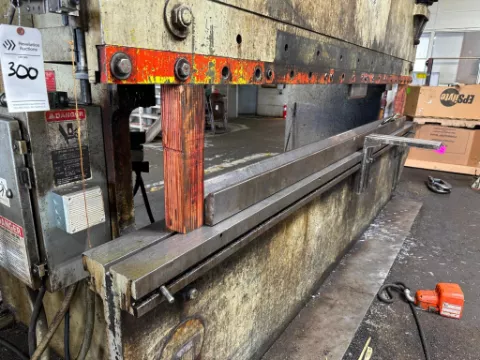 200 Ton, Pacific #200-12, Hydraulic Press Brake, 12' overall, 12" stroke, 125" between housing, 8.25" throat - Image 6