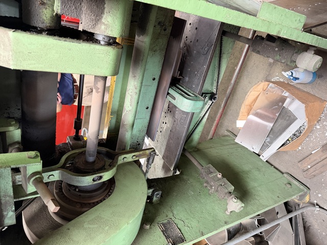 25 Ton, Verson #4086, mechanical press brake, 4' overall, 2" stroke, 8" throat, 2" adj. - Image 2