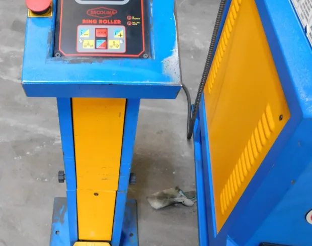 2" x 2" x 1/4" Ercolina #CE40H3, angle bending roll, programmable Control, 2012 - Image 2