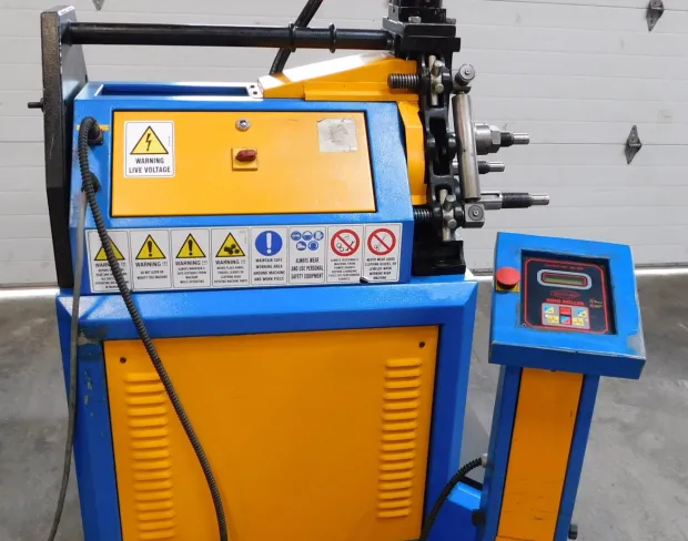 2" x 2" x 1/4" Ercolina #CE40H3, angle bending roll, programmable Control, 2012 - Image 4