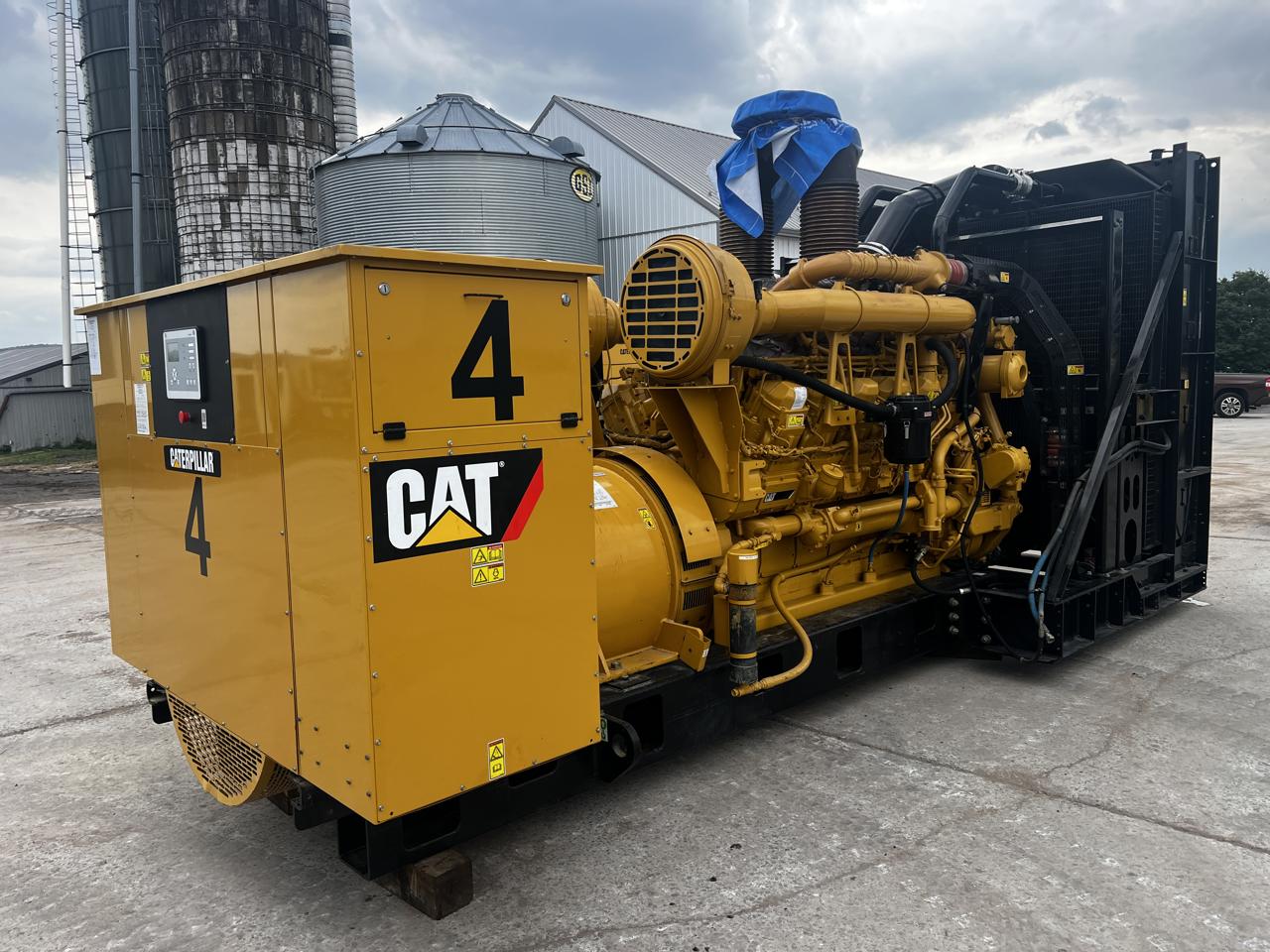 1500 KW Caterpillar #SR4B-GD, diesel generator set, 4160 Volts, 1/3 phase, 3512C engine, EPA Tier 2, open - Image 6