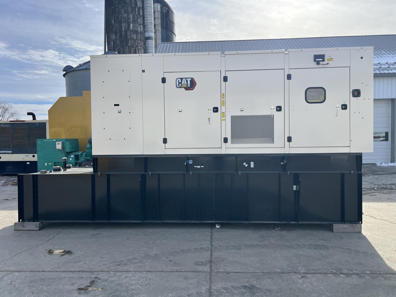 400 KW Caterpillar #C13, diesel generator set, 480 Volts, 1/3 phase, EPA Tier 3, sound attenuated enclosure - Image 2
