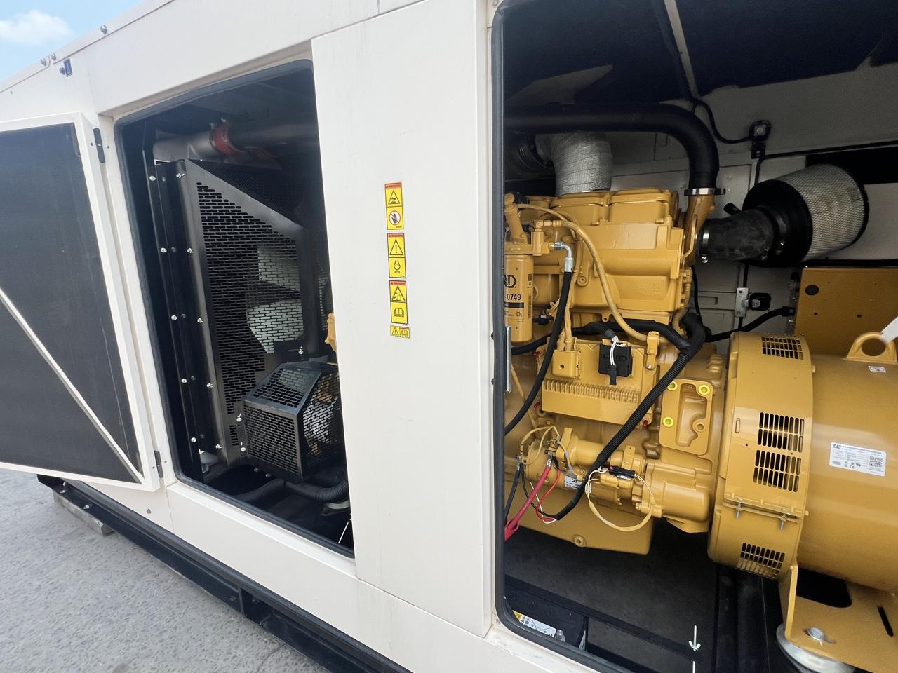 600 KW Caterpillar #D600GC, diesel generator set, 277/480 Volts, 1/3 phase, C18 engine, sound attenuated - Image 6