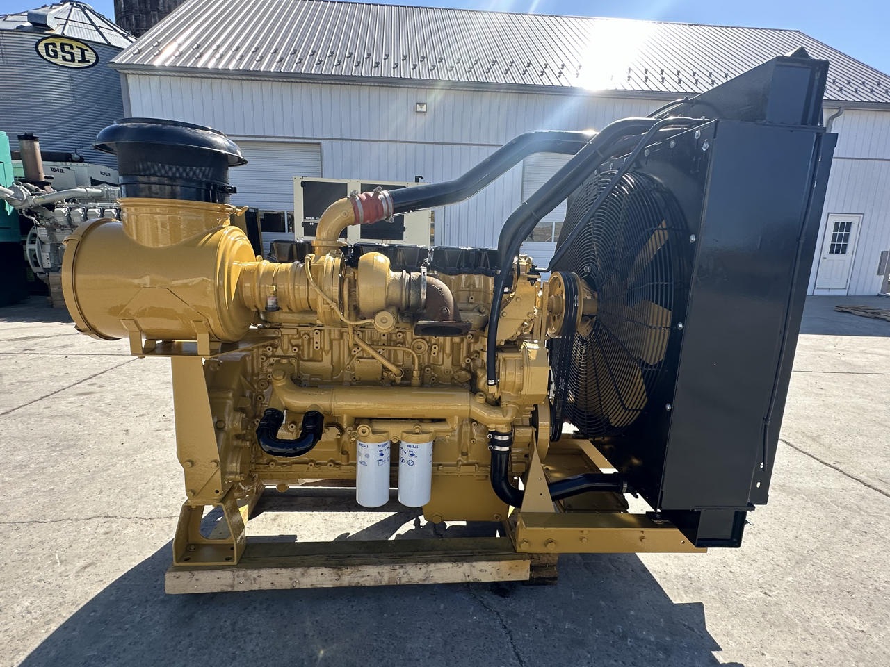 630 HP Caterpillar #C18, industrial power unit w/ radiator, EPA Tier 3, sound attenuated enclosure 0 bell - Image 4
