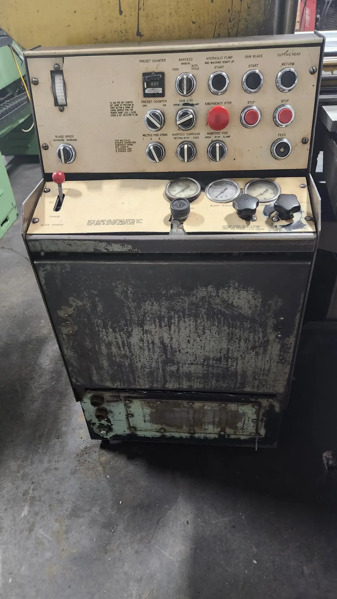 15" x 17" W.f. Wells #F-15, automatic horizontal band saw, 15" round capacity, 75-300 FPM, 1" x 173" blade - Image 4