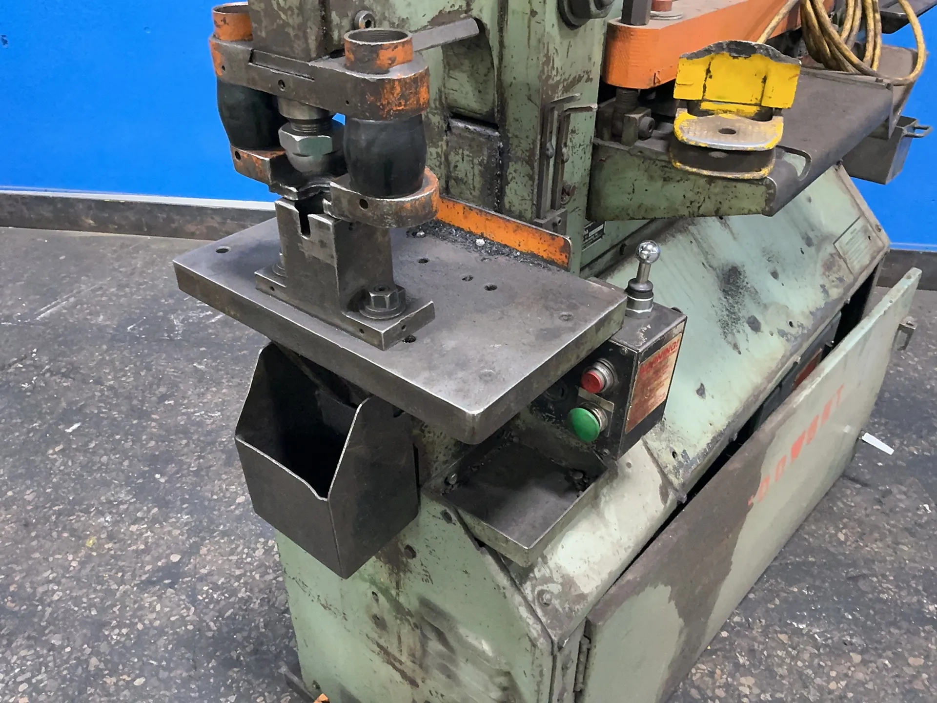 Piranha Mega Manufacturing, Ironworker, 50 Ton, Foot Switch - Image 5
