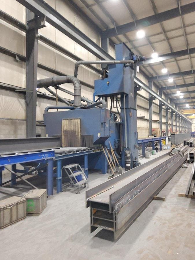 Pangborn #ES-1821, plate & structural steel conveyor shot blast machine, (4) 25 HP wheels, 72" x 18" plate - Image 1