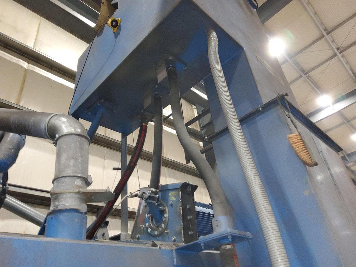 Pangborn #ES-1821, plate & structural steel conveyor shot blast machine, (4) 25 HP wheels, 72" x 18" plate - Image 7
