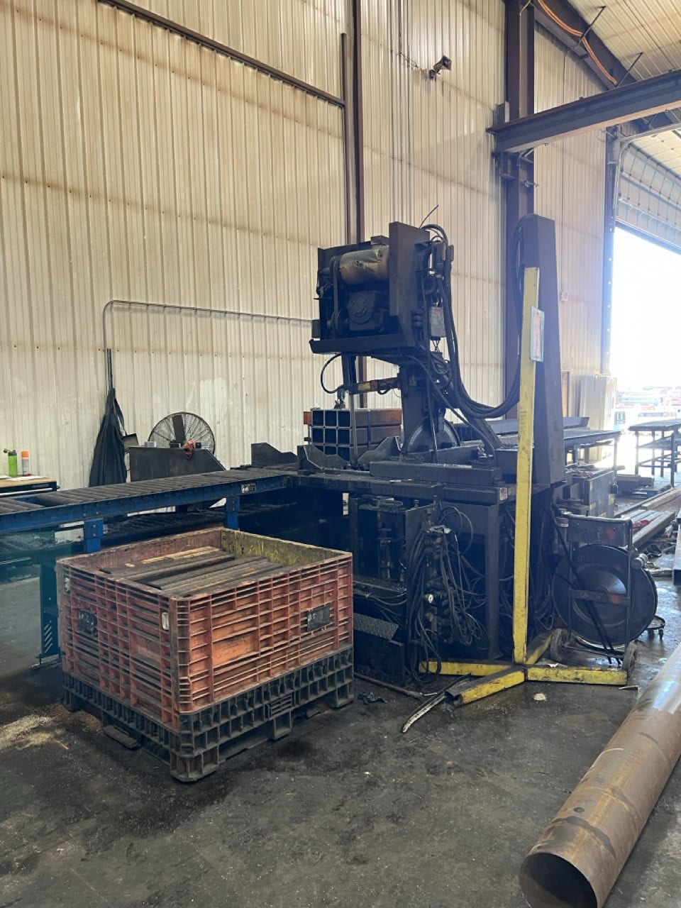 20" x 24" Hem #VT130HA60, fully automatic vertical band saw, 1-1/2" x .05" blade, 400 SFPM, 48" bar feed - Image 4