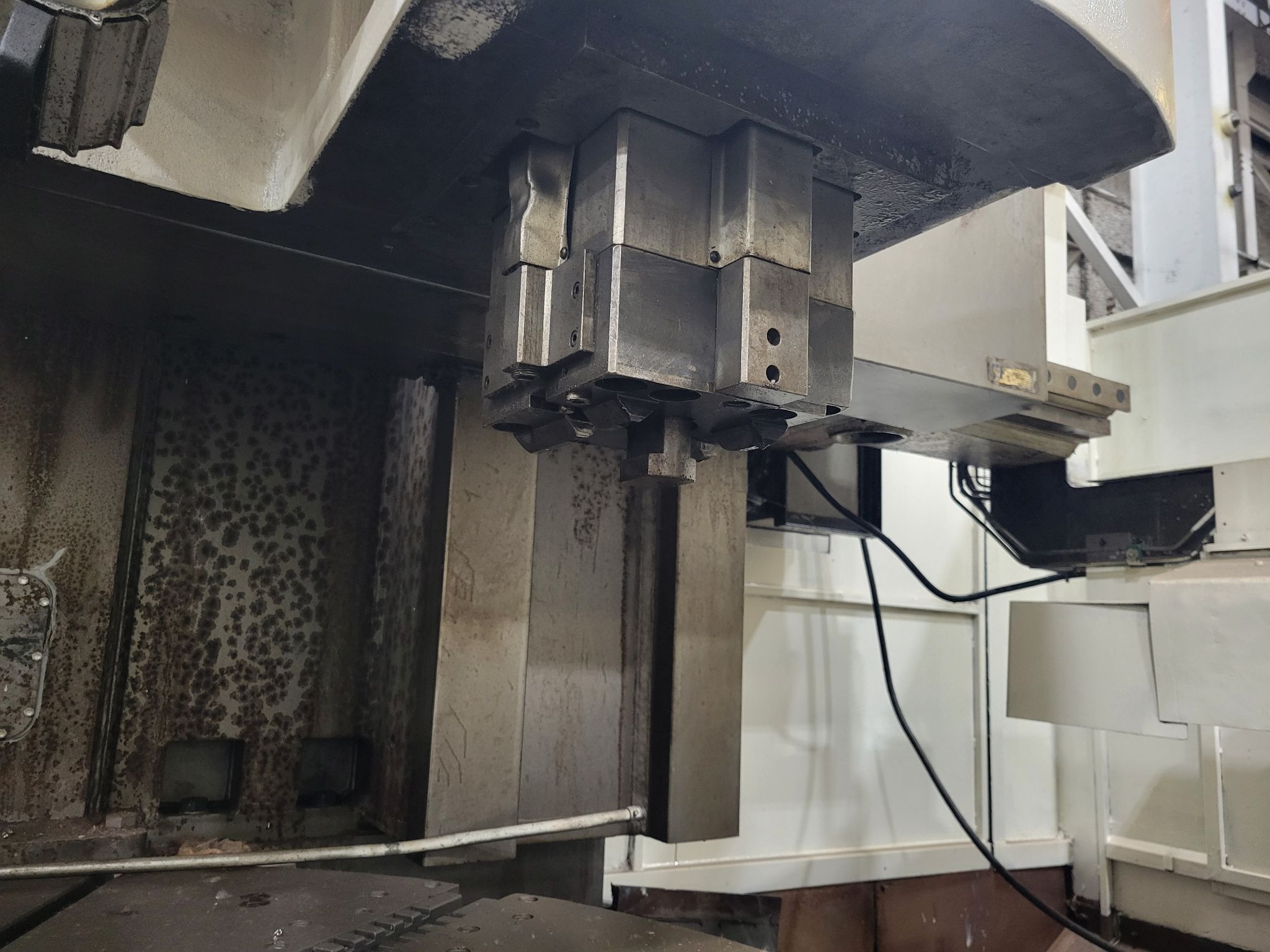 86" Olympia #V80, CNC vertical boring mill, 106" swing, 62" height under rail, 75 HP, 280 RPM, Fanuc 18i-T - Image 4