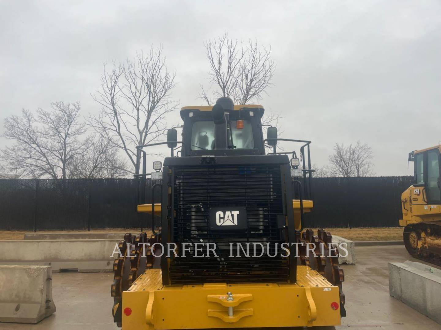 Caterpillar 815-11, Compactor, 873 hours, S/N: J5T00321, 2025 - Image 4