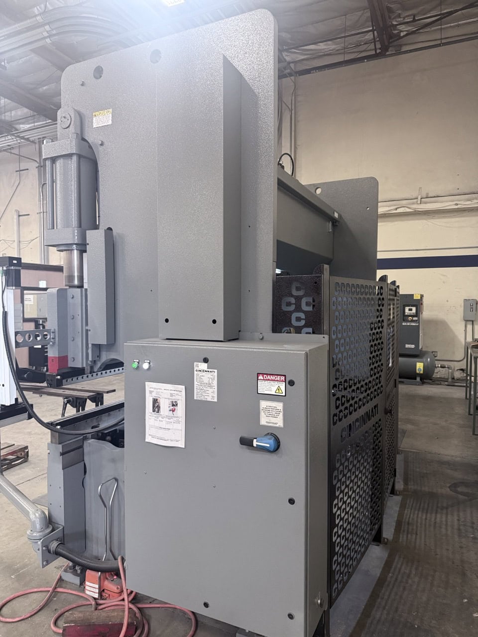 135 Ton, Cincinnati #135PF-10-Proform, CNC press brake, 12' overall, 6" stroke, 18" throat, 24" 5-Axis - Image 5