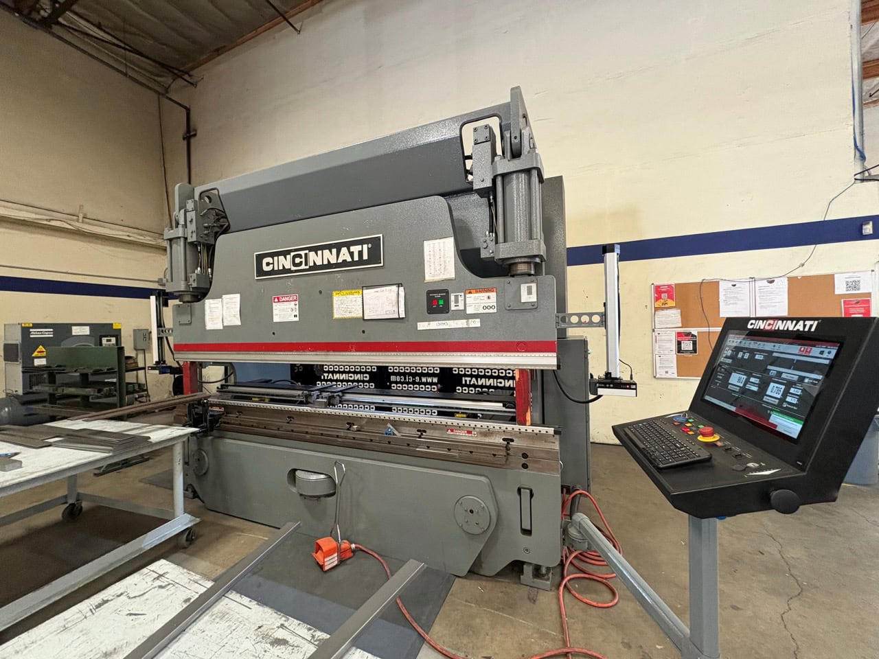 135 Ton, Cincinnati #135PF-10-Proform, CNC press brake, 12' overall, 6" stroke, 18" throat, 24" 5-Axis - Image 7