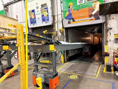 35" wide x 64' long, Roach #TL2, truckloader 2-stage powered telescoping roller conveyor - Image 6