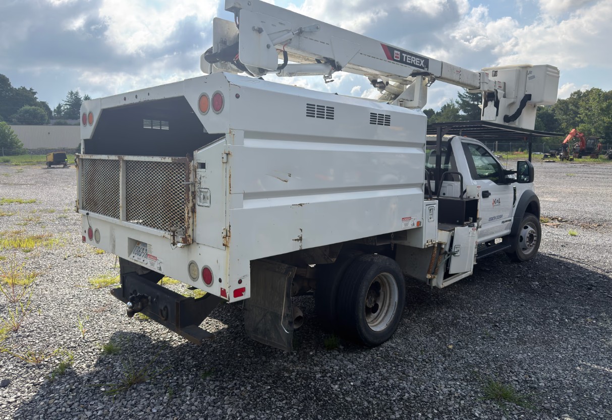 Ford #F-550, Bucket Truck, 55,949 miles, S/N: 1FDUF5HT1KDA15920, 2019 - Image 2