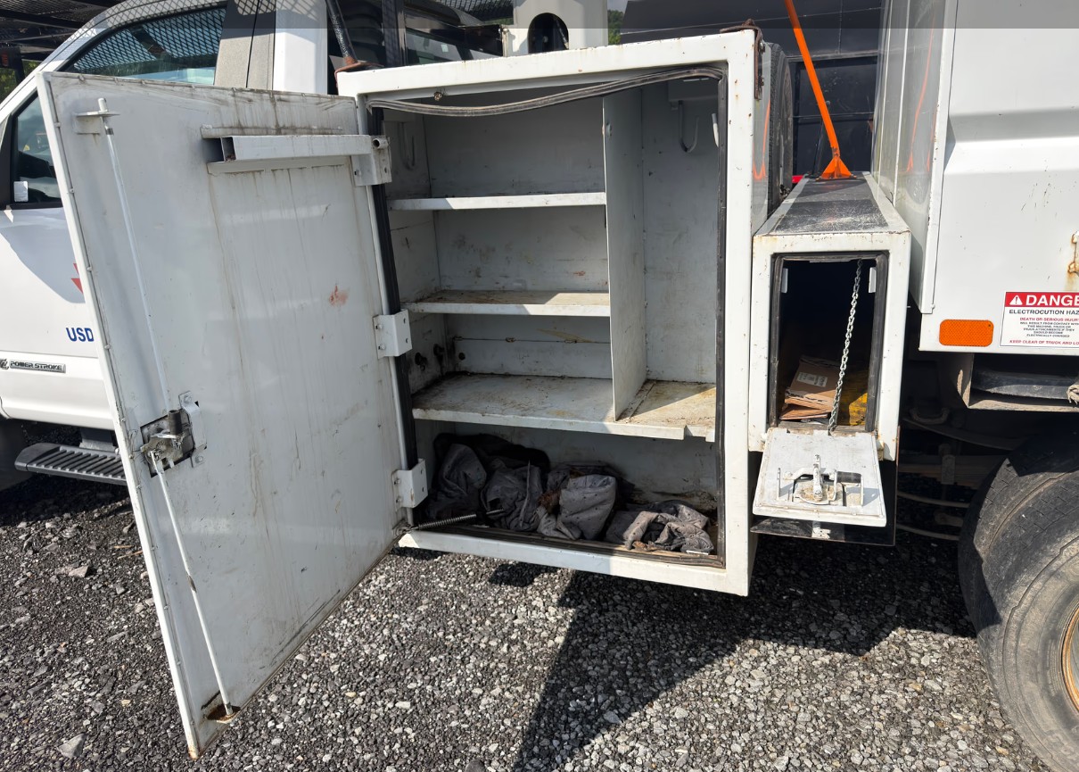 Ford #F-550, Bucket Truck, 55,949 miles, S/N: 1FDUF5HT1KDA15920, 2019 - Image 3