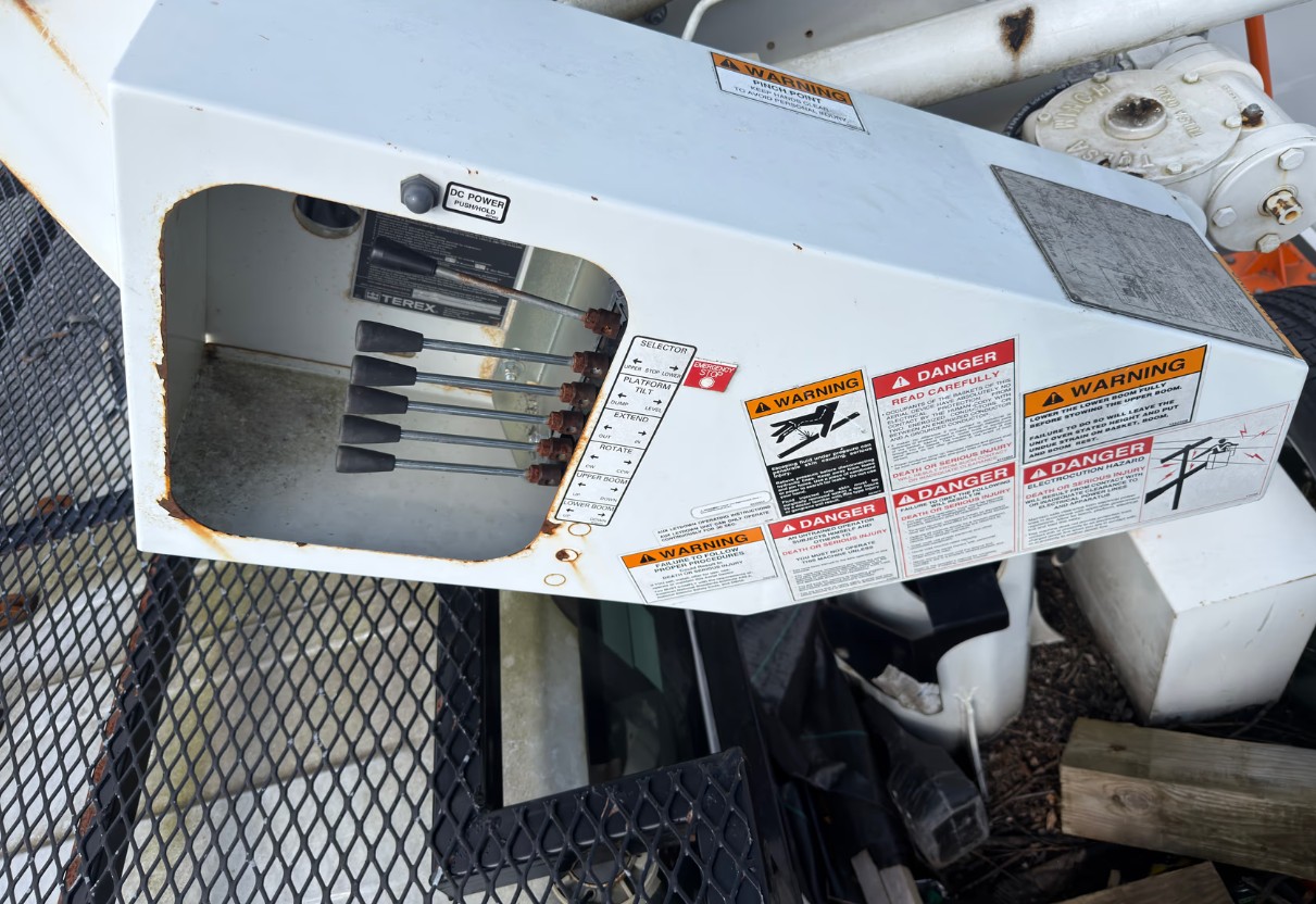 Ford #F-550, Bucket Truck, 55,949 miles, S/N: 1FDUF5HT1KDA15920, 2019 - Image 4