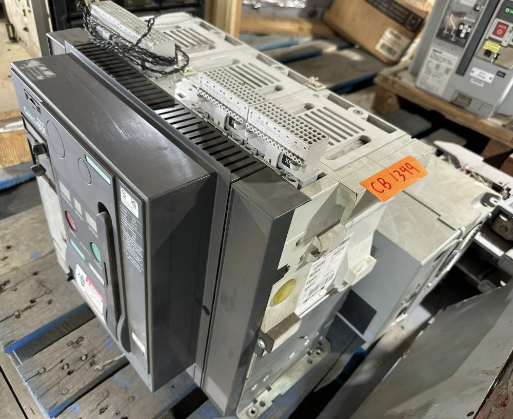 Siemens / Cubicle Bus, 1200A Frame, 3-Pole Draw-Out Air Circuit Breaker, 600V, Electronic Trip Unit - Image 3