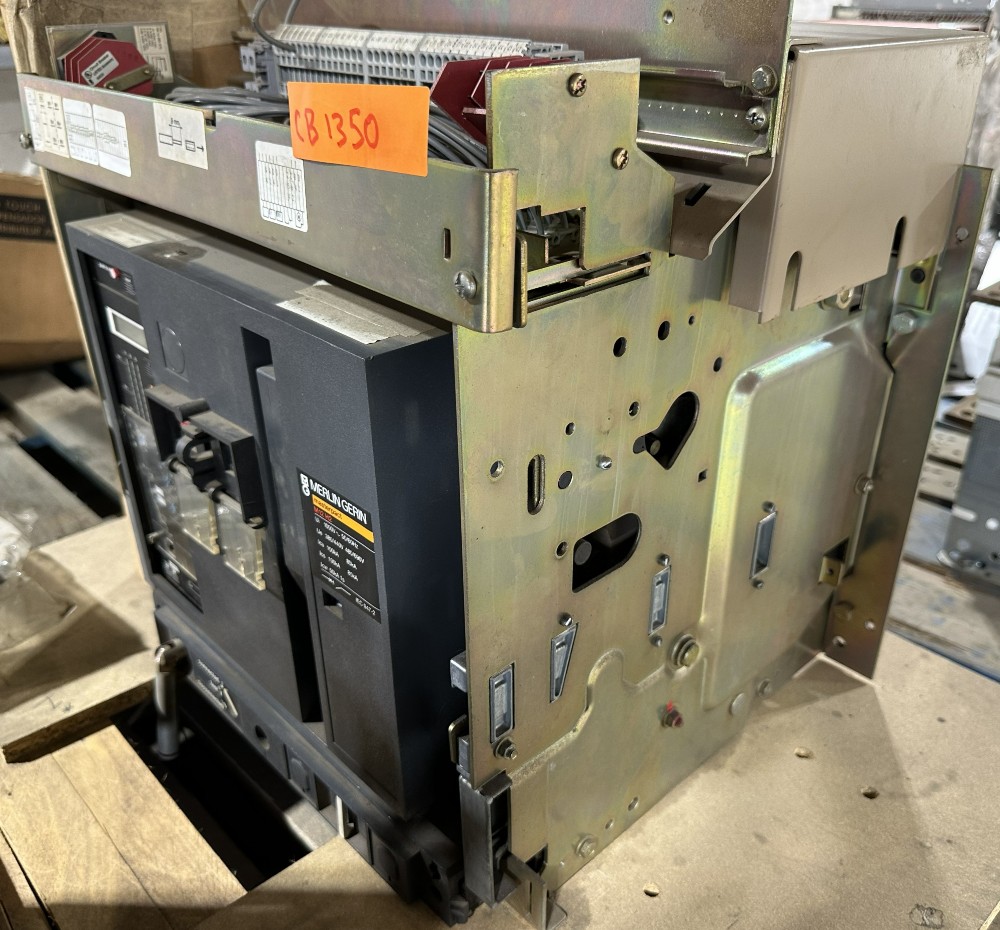 Merlin Gerin Masterpact M12 H2, 800A Sensor, 3-Pole, Draw-Oit Air Circuit Breaker, Electronic Trip Unit - Image 6