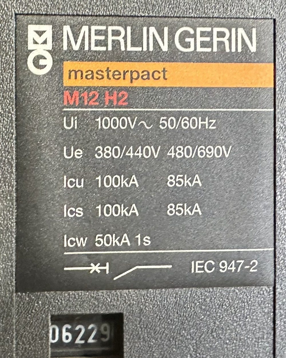 Merlin Gerin Masterpact M12 H2, 800A Sensor, 3-Pole, Draw-Oit Air Circuit Breaker, Electronic Trip Unit - Image 7