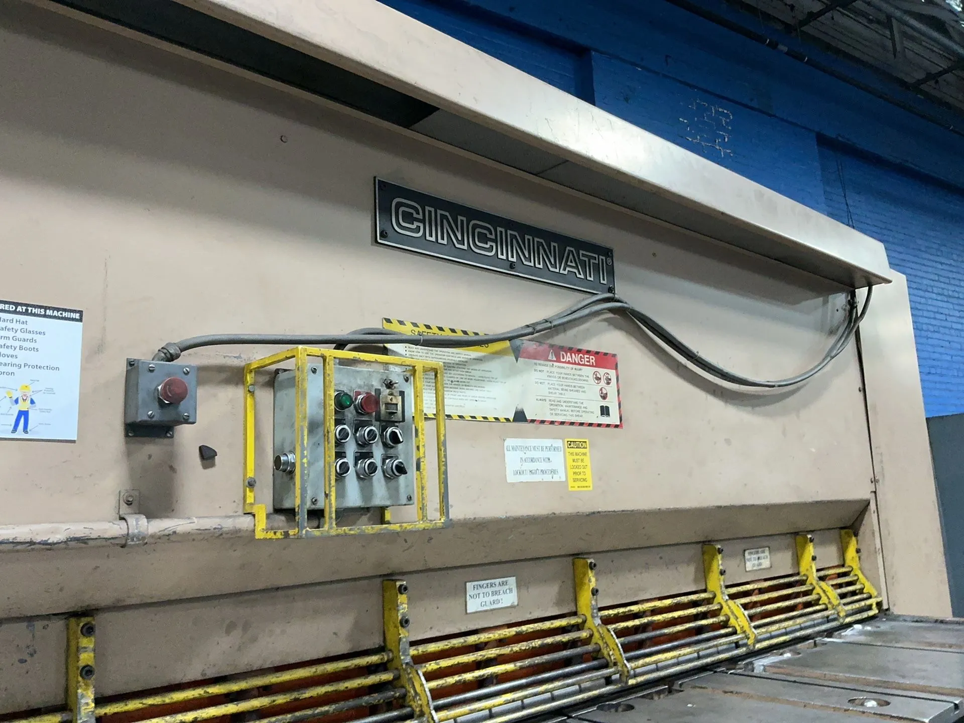 1/2" x 12' Cincinnati #5000, Power Squaring Shear, mild steel, 52 A, control cabinet, foot switches - Image 1