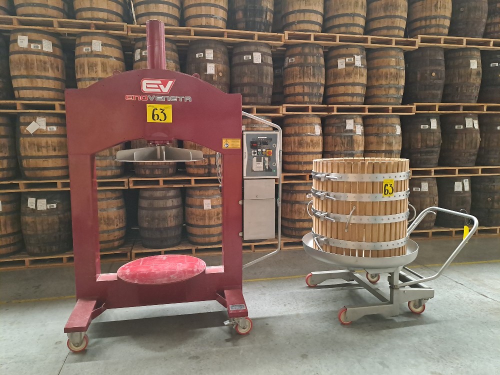 Enoveneta #PRESSA-OLEO-SE, Portable Vertical Hydraulic Press, 2022 - Image 1
