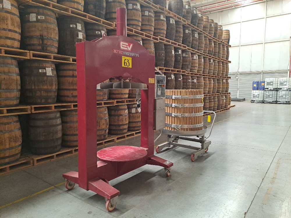 Enoveneta #PRESSA-OLEO-SE, Portable Vertical Hydraulic Press, 2022 - Image 3