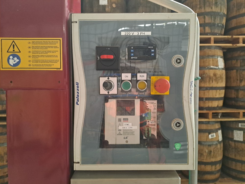 Enoveneta #PRESSA-OLEO-SE, Portable Vertical Hydraulic Press, 2022 - Image 9