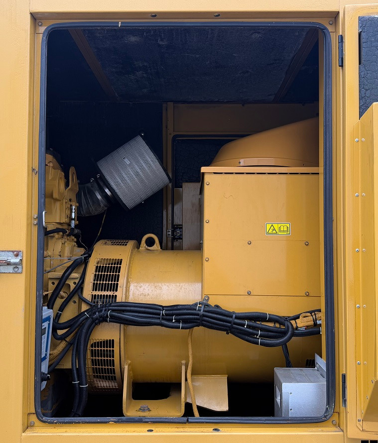 500 kw Caterpillar Diesel Generator - Image 3