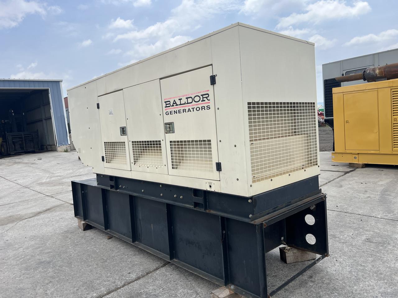 200 KW Baldor #IDLC200-3JD, diesel generator set, 120/208 Volts, John Deere 6068HF485 engine, sound - Image 2