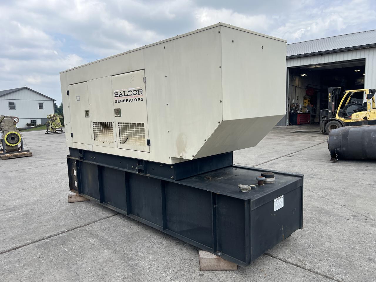 200 KW Baldor #IDLC200-3JD, diesel generator set, 120/208 Volts, John Deere 6068HF485 engine, sound - Image 5