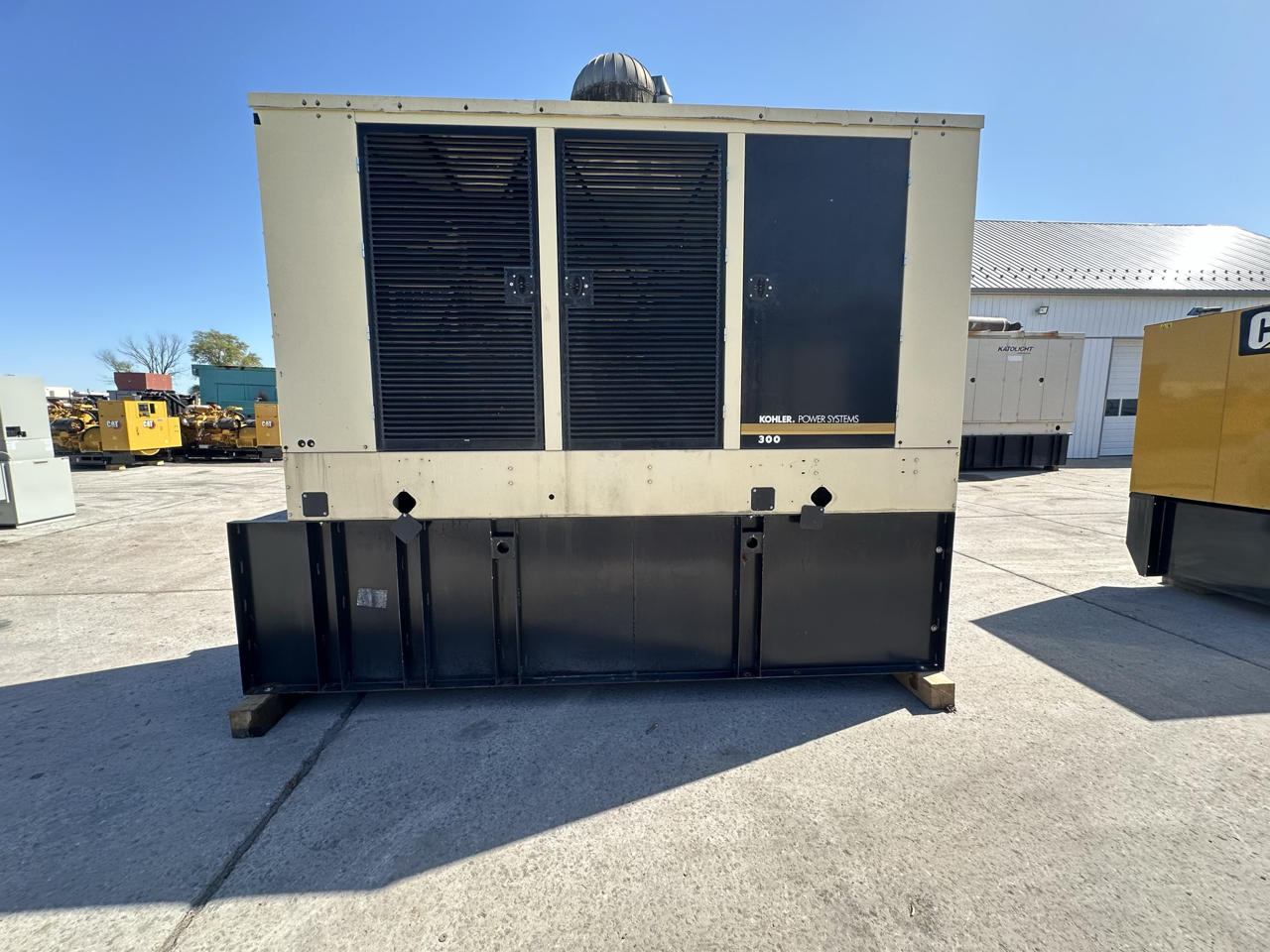 300 KW Kohler #300REOZDD, diesel generator set, 277/480 Volts, Detroit Diesel Series 60 engine, enclosed - Image 7