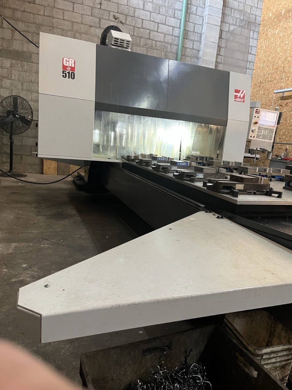 Haas #GR-510, Gantry Router, 122" x53" table, 121" X Travel, 61" Y Travel, 11" Z, 8000 RPM, 15 HP, CAT 40, 10 - Image 4