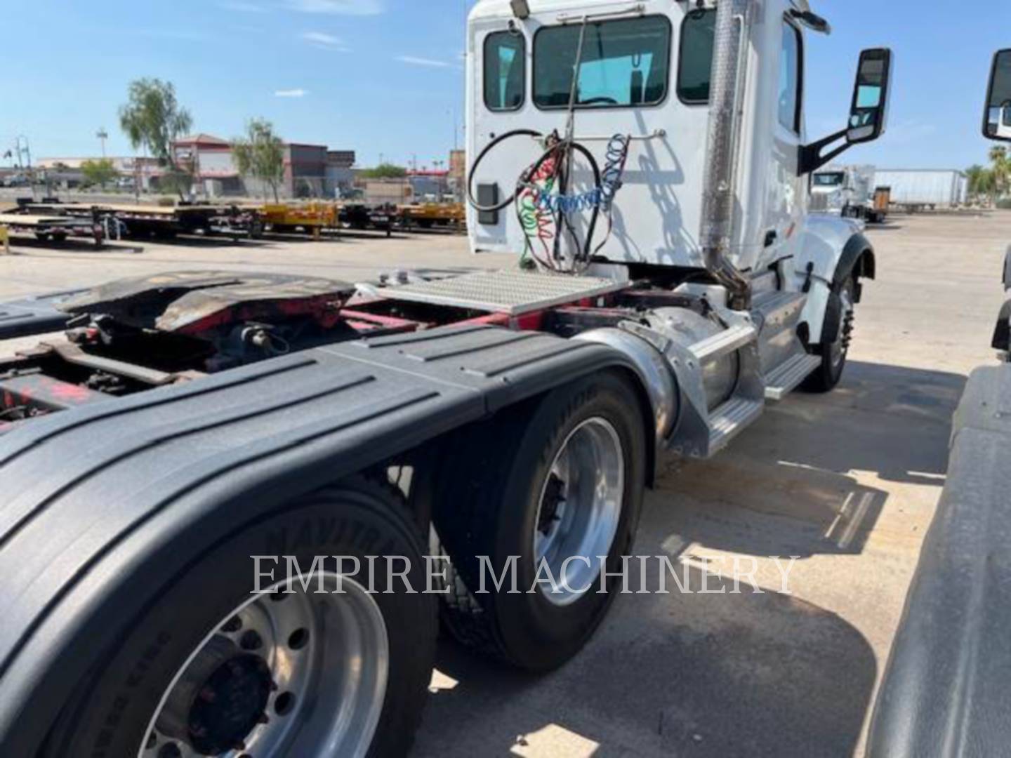 Peterbilt (Obsolete) J.h. Day CAB, On Highway Truck Engine, 519359 hours, S/N: 1XPCD49X6HD448058, 2017 - Image 4