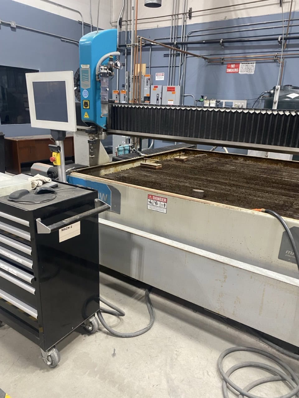 Flow #Mach-2020C, CNC waterjet, 6.6' x 6.6' table, 30 HP pump, 60,000 PSI, 6" Z, 500 IPM cutting, 800 IPM - Image 6