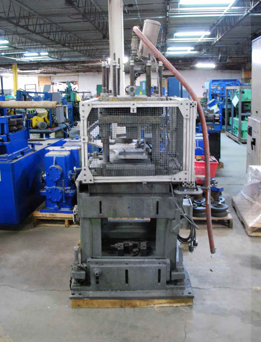 12 Ton, Airam, 4-post cut-off press, 26" x18" bed, 1.5 stroke, 14" btw posts, 10.5" open - Image 2