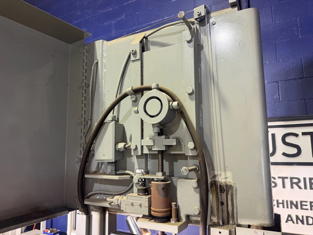 18" x 22" Marvel #Series-8-Mark-II, tilting column vertical band saw, 174" x 1" blade, 450 FPM, 2 HP - Image 7