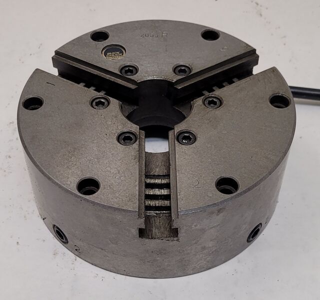 6" Buck #2063R, 3-jaw self-centering scroll lathe chuck, flat back, 1-1/2" thru hole, 3000 RPM, w/ chuck key - Image 2