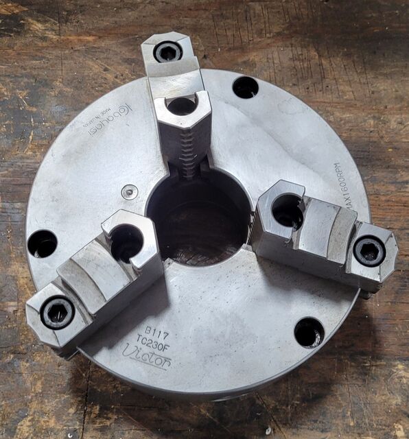 9" Kobayasi Victor #TC230F, 3-jaw lathe chuck, plain back, 2-3/4" thru hole, 1600 RPM, w/ chuck key, plate & - Image 3