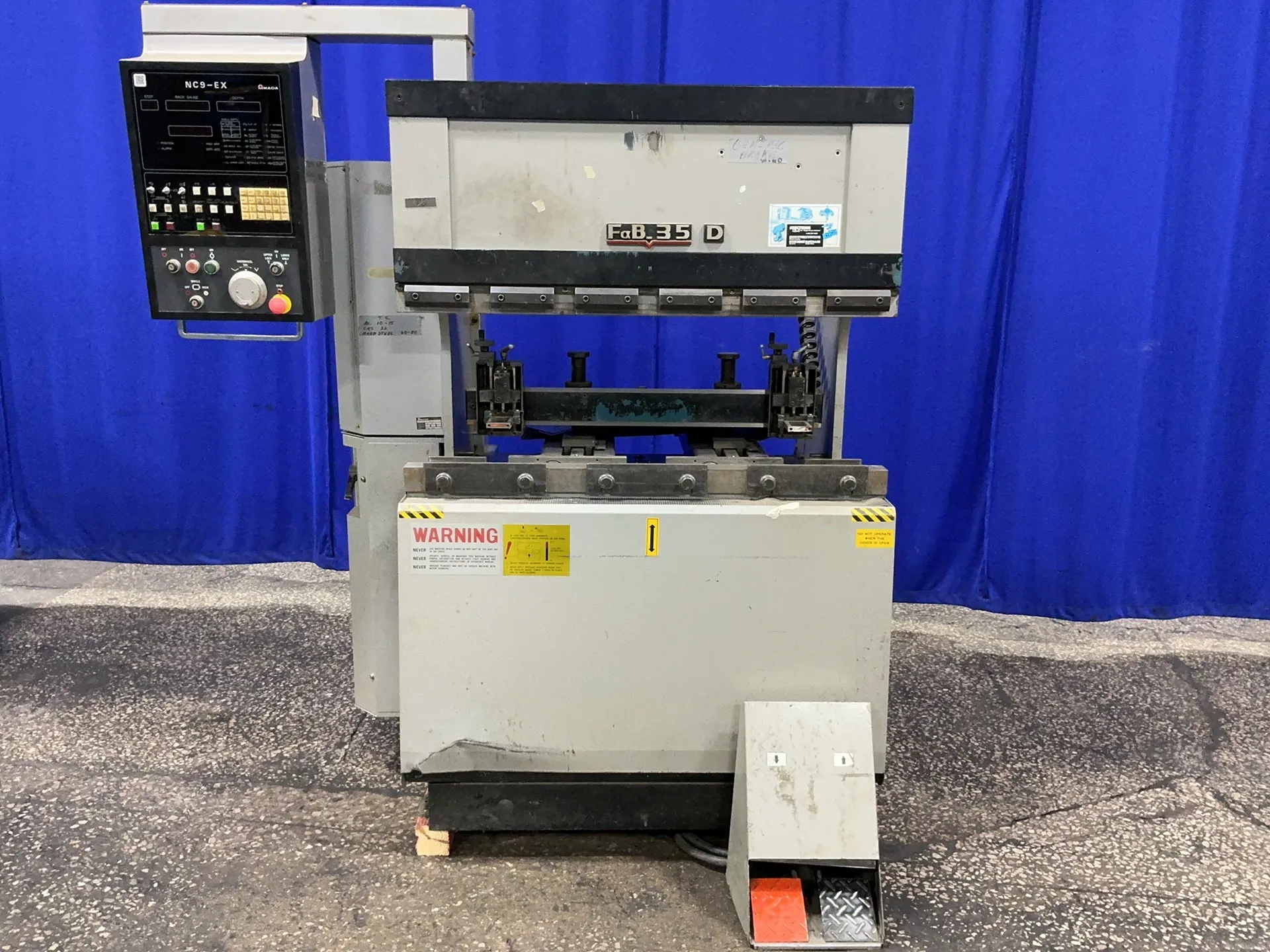 35 Ton, Amada #3512, Press Brake, 2 step pedals, 230-460 V., 1987 - Image 2