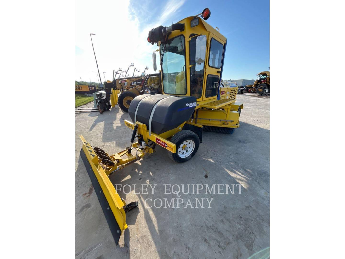 Superior DT74C, Scrubber / Sweeper, 1974 hours, S/N: 819455, 2019 - Image 1