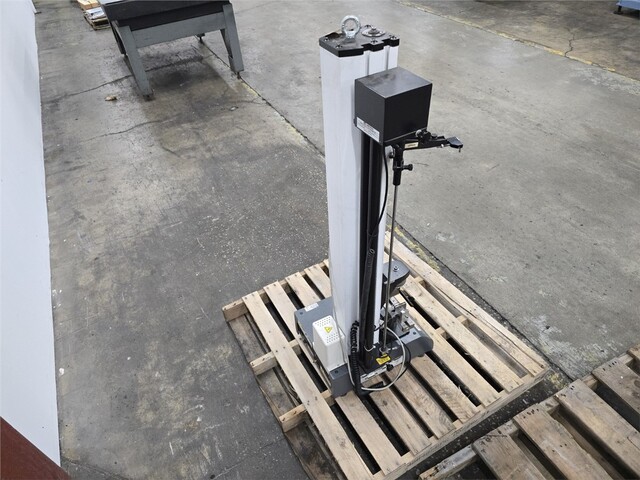 1125 lbf (5 kN) Instron #3345, tension & compression testing machine, 44.2" vertical test space, long travel - Image 4